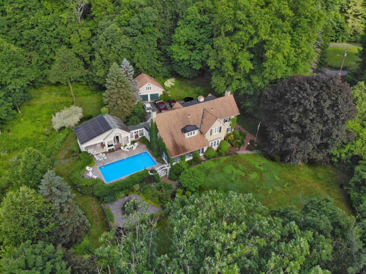 Howarth House Bed And Breakfast Фичбърг Екстериор снимка
