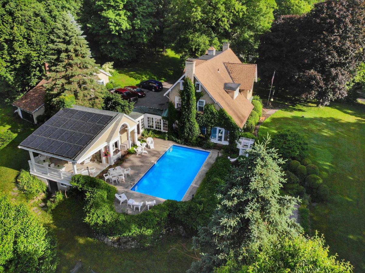 Howarth House Bed And Breakfast Фичбърг Екстериор снимка