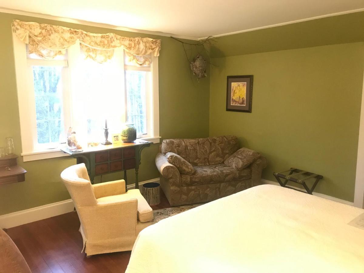 Howarth House Bed And Breakfast Фичбърг Екстериор снимка