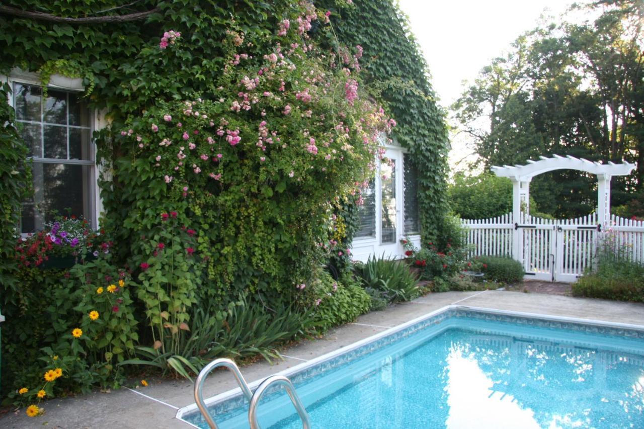 Howarth House Bed And Breakfast Фичбърг Екстериор снимка