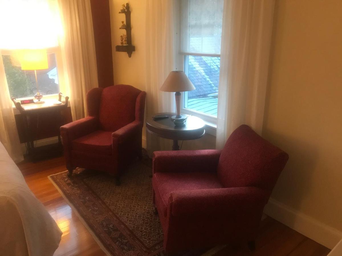 Howarth House Bed And Breakfast Фичбърг Екстериор снимка