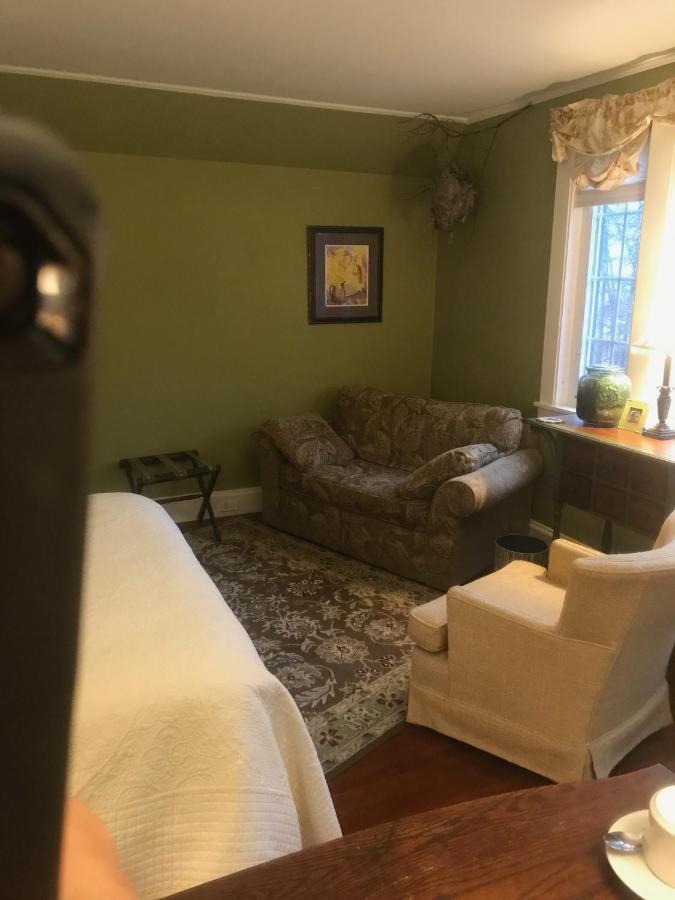 Howarth House Bed And Breakfast Фичбърг Екстериор снимка